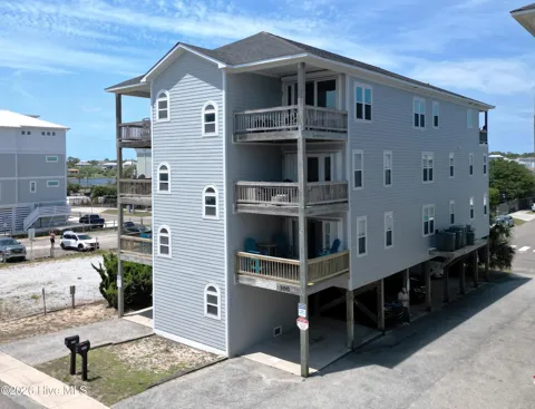 300 Carolina Beach Avenue S #102