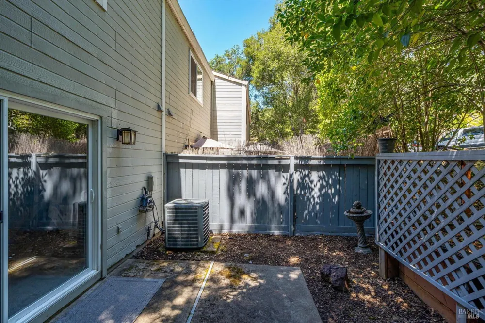 1506 Townview Avenue Santa Rosa, CA 95405