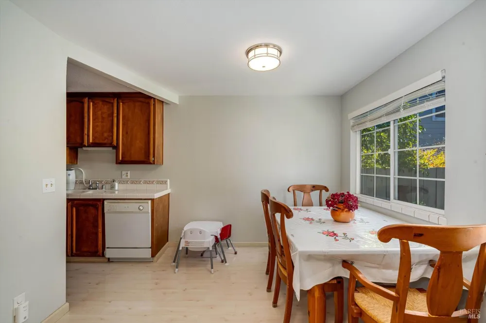 1506 Townview Avenue Santa Rosa, CA 95405
