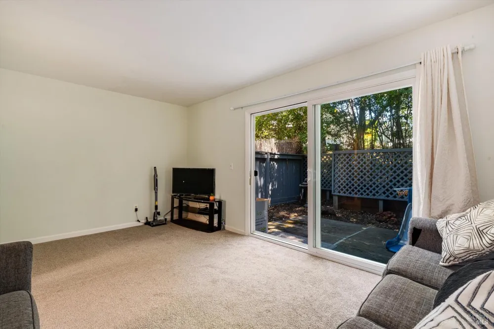 1506 Townview Avenue Santa Rosa, CA 95405