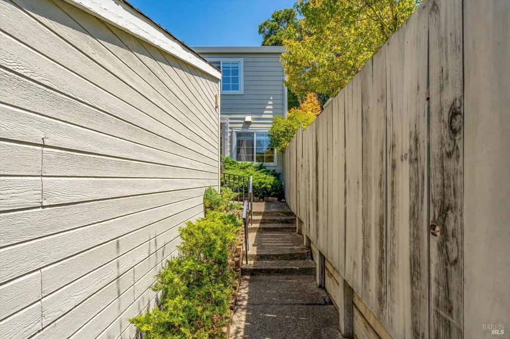 1506 Townview Avenue Santa Rosa, CA 95405