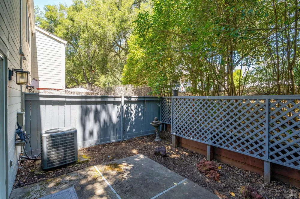 1506 Townview Avenue Santa Rosa, CA 95405