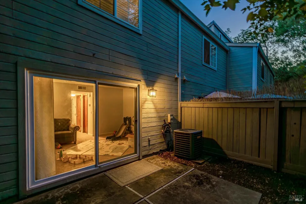 1506 Townview Avenue Santa Rosa, CA 95405