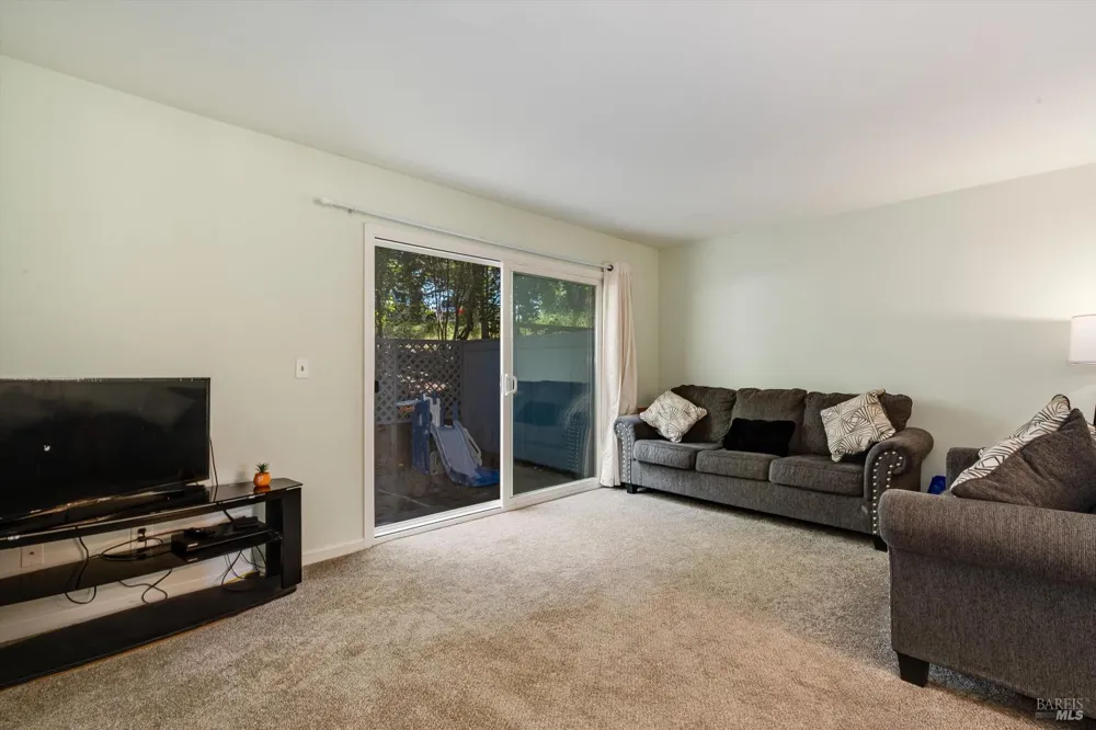 1506 Townview Avenue Santa Rosa, CA 95405