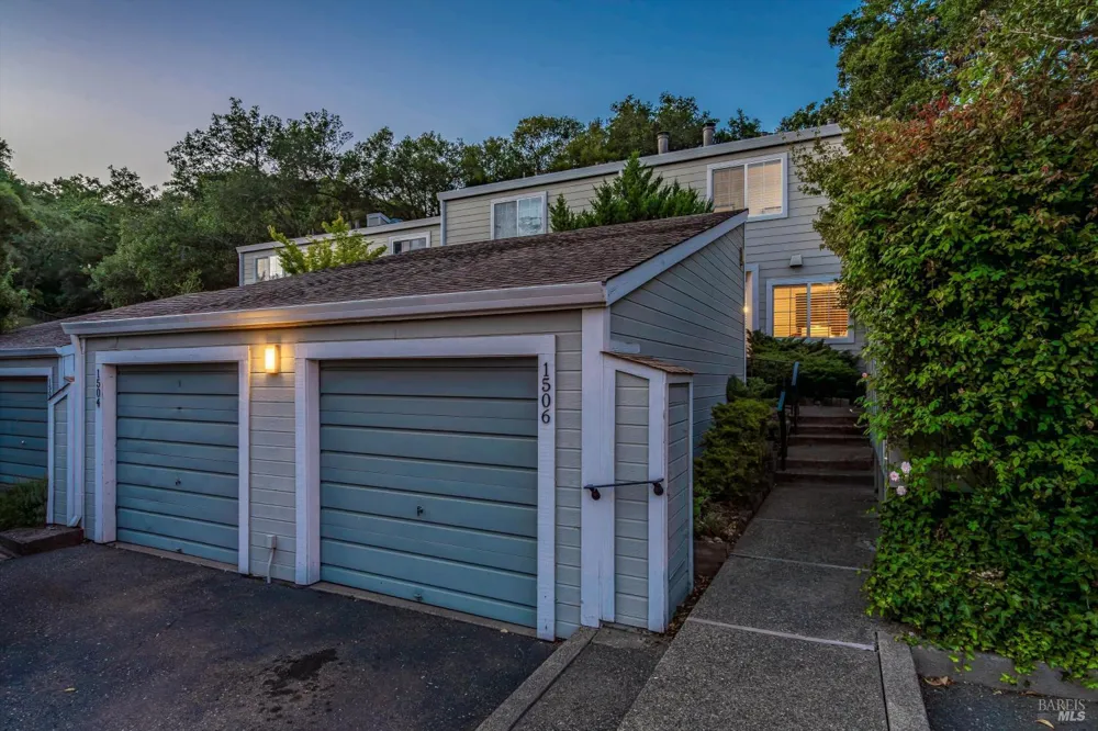1506 Townview Avenue Santa Rosa, CA 95405