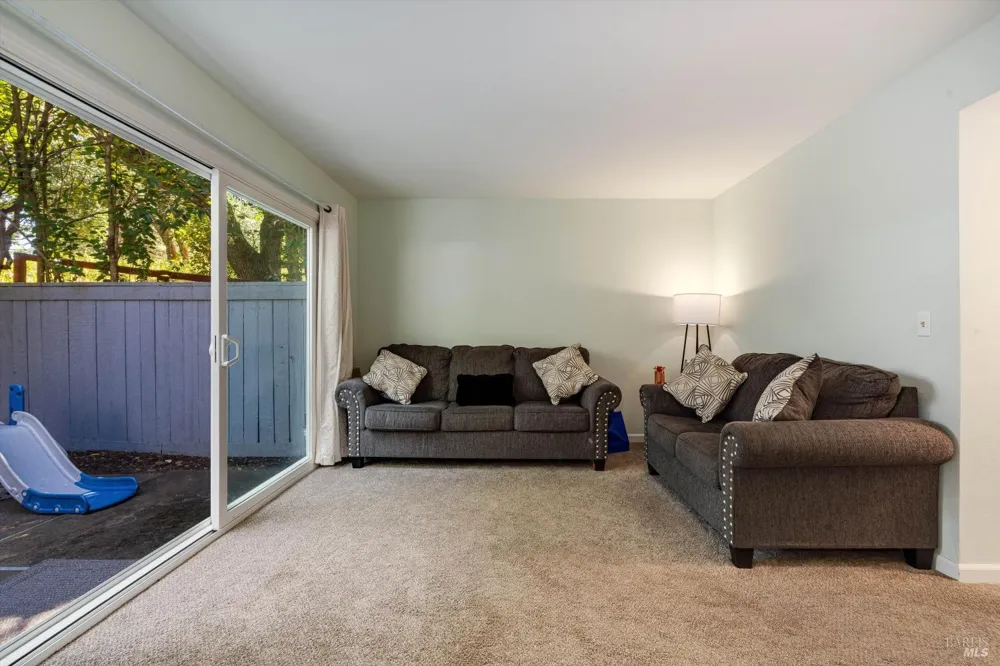 1506 Townview Avenue Santa Rosa, CA 95405