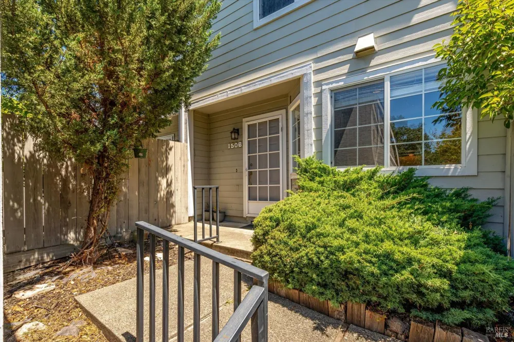 1506 Townview Avenue Santa Rosa, CA 95405