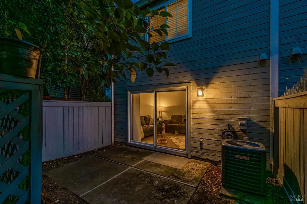 1506 Townview Avenue Santa Rosa, CA 95405