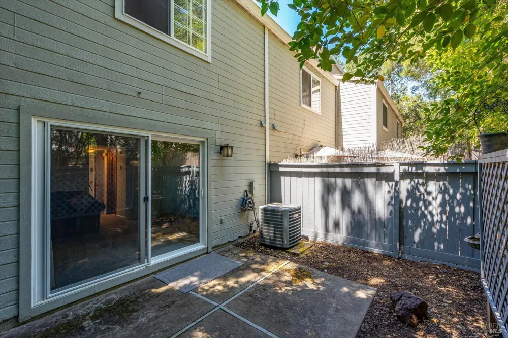 1506 Townview Avenue Santa Rosa, CA 95405