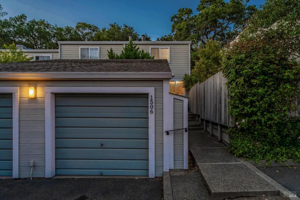 1506 Townview Avenue Santa Rosa, CA 95405