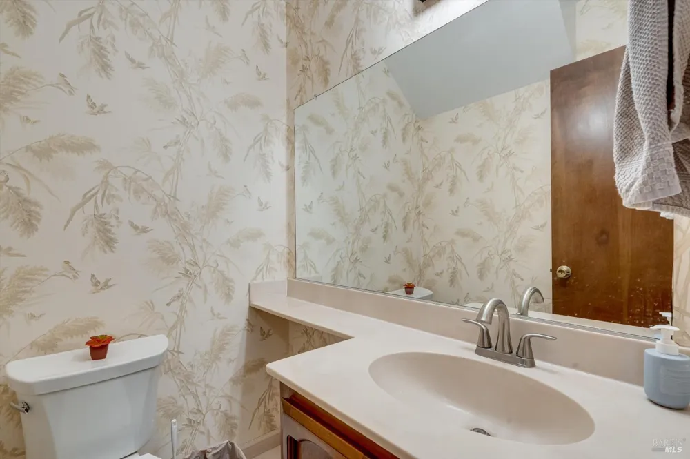 1506 Townview Avenue Santa Rosa, CA 95405