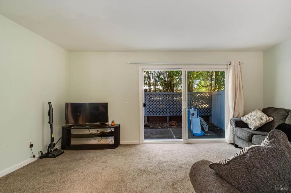 1506 Townview Avenue Santa Rosa, CA 95405