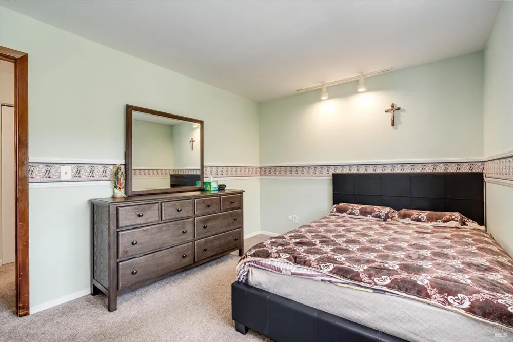 1506 Townview Avenue Santa Rosa, CA 95405