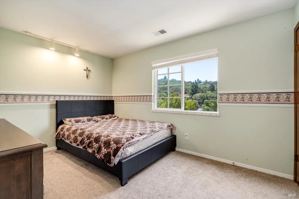 1506 Townview Avenue Santa Rosa, CA 95405