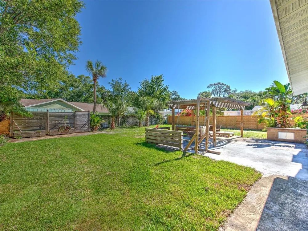 4711 W SAN RAFAEL STREET Tampa, FL 33629