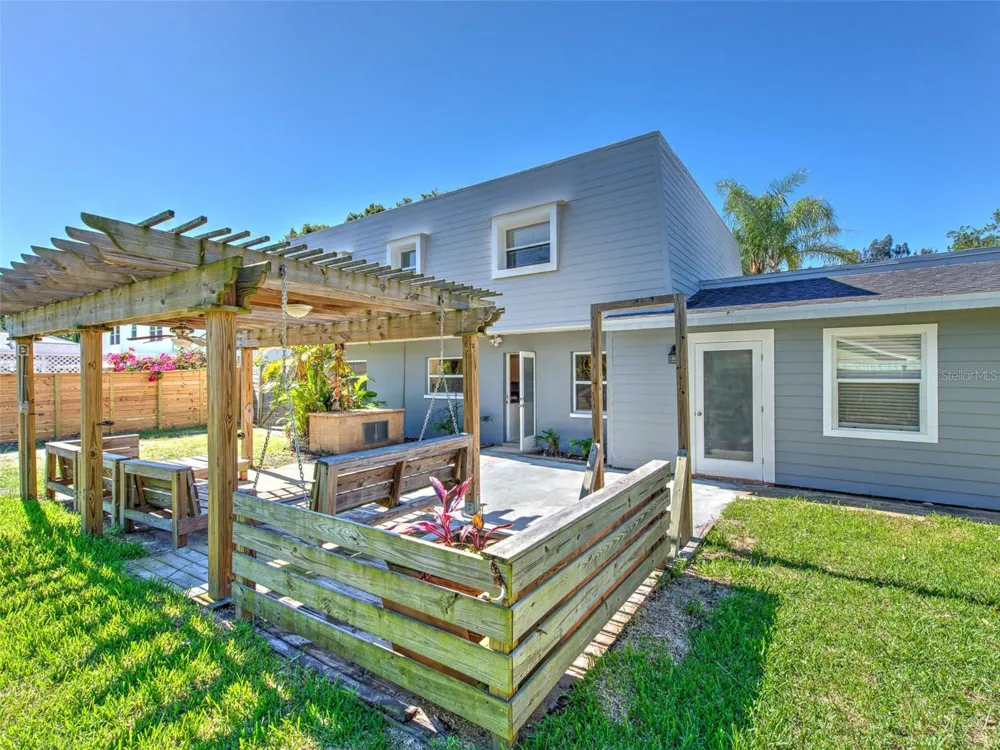 4711 W SAN RAFAEL STREET Tampa, FL 33629