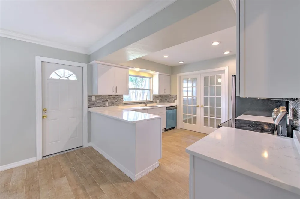 4711 W SAN RAFAEL STREET Tampa, FL 33629