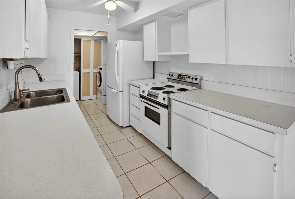 10355 PARADISE BOULEVARD #907 Treasure Island, FL 33706