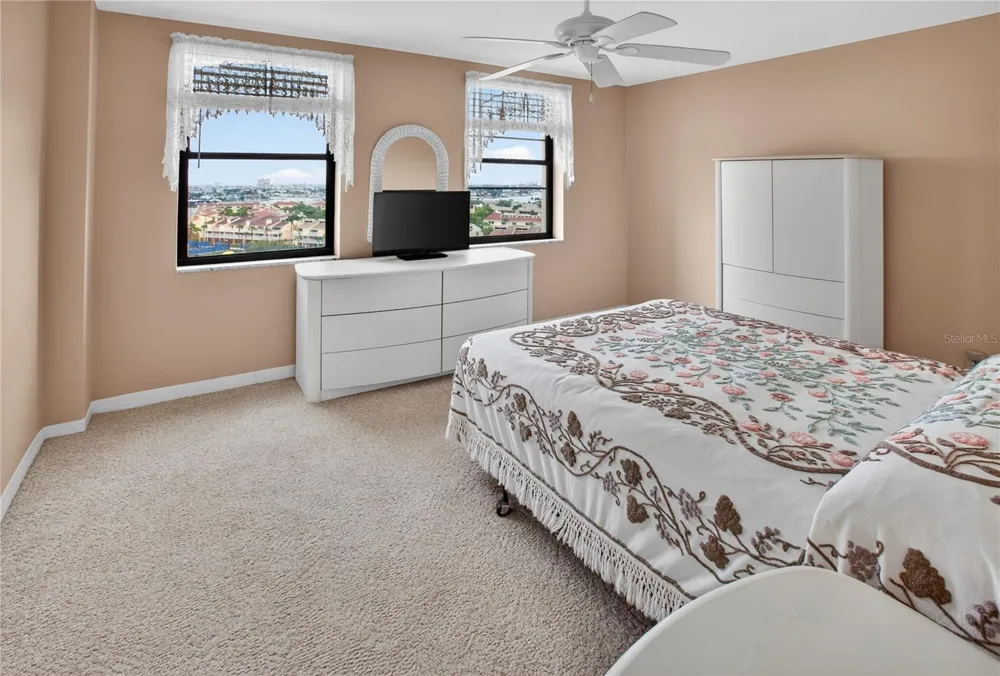 10355 PARADISE BOULEVARD #907 Treasure Island, FL 33706