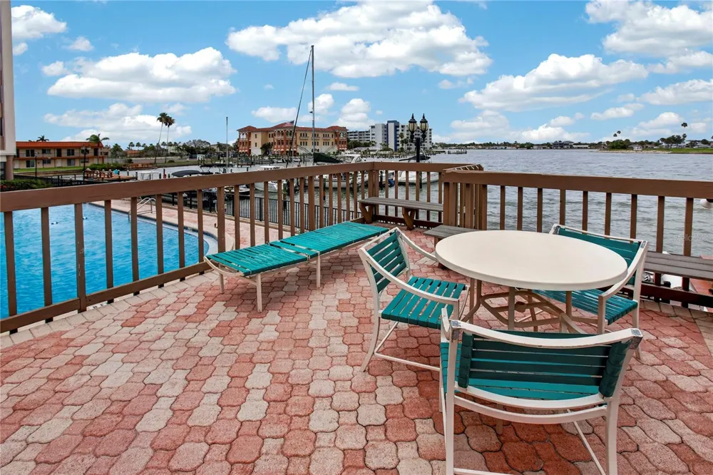 10355 PARADISE BOULEVARD #907 Treasure Island, FL 33706