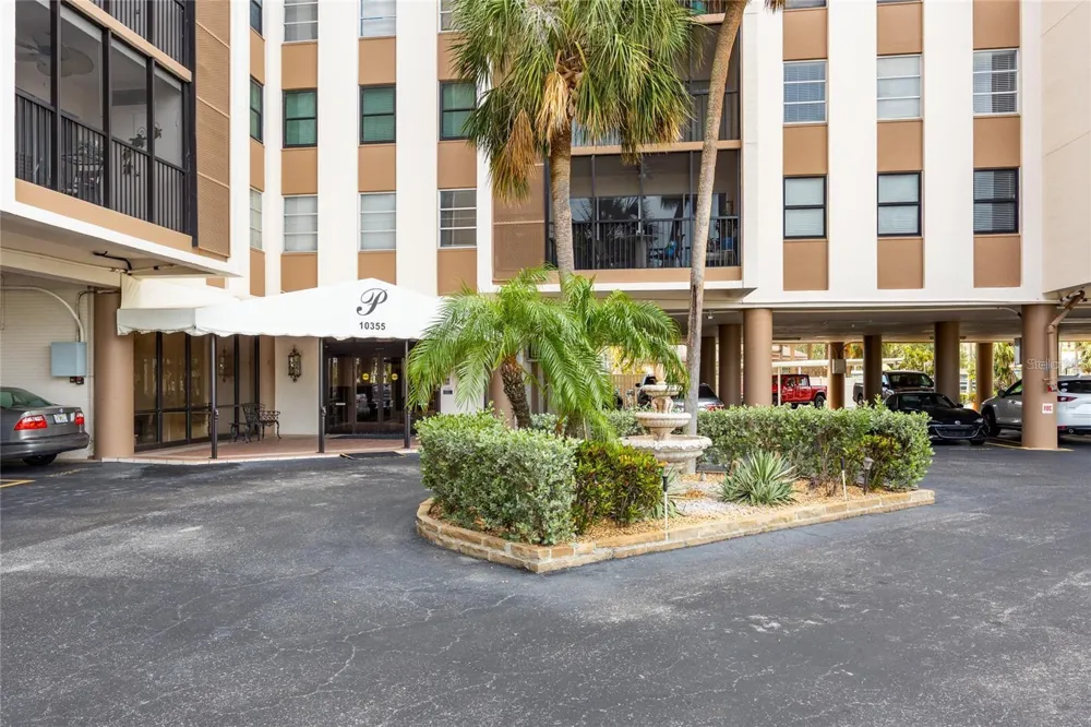 10355 PARADISE BOULEVARD #907 Treasure Island, FL 33706