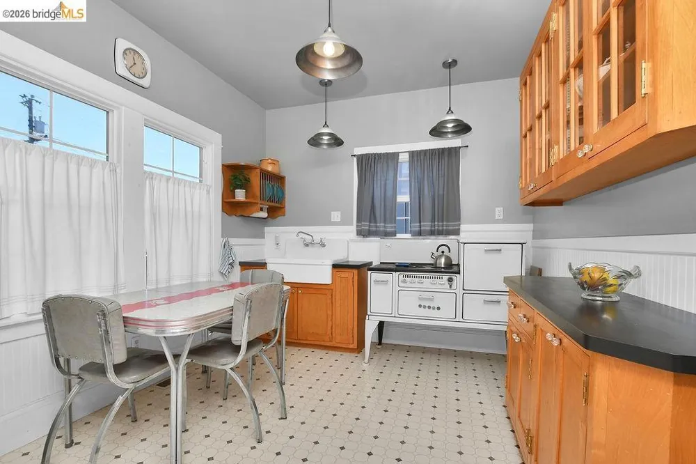 325 S 2Nd St Rio Vista, CA 94571