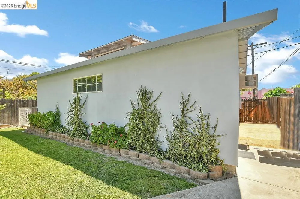 325 S 2Nd St Rio Vista, CA 94571