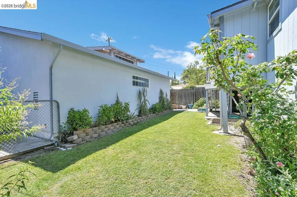325 S 2Nd St Rio Vista, CA 94571
