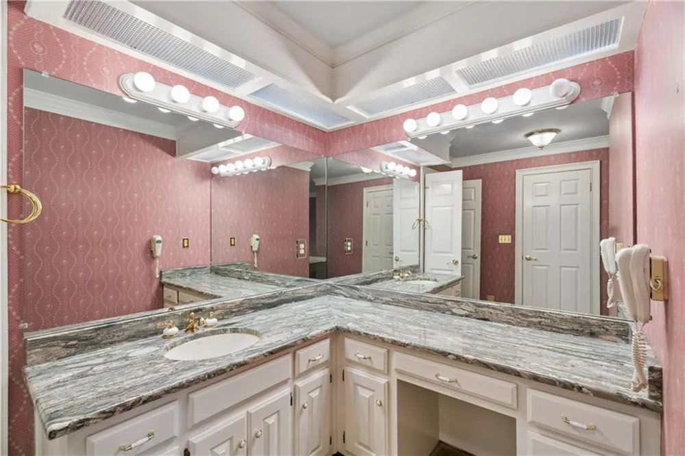 4957 Chedworth Drive Smoke Rise, GA 30087