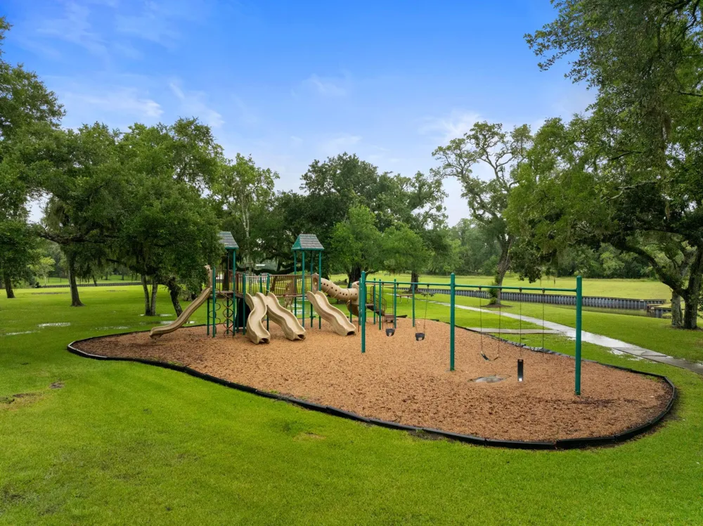 32610 Bayou Bend Richwood, TX 77515