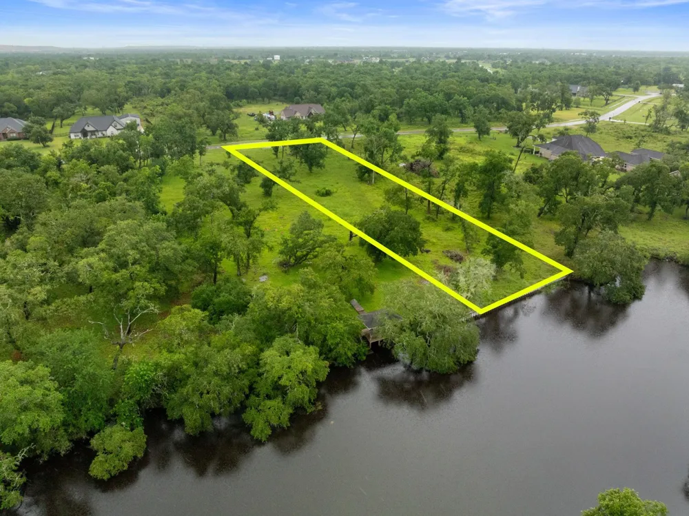32610 Bayou Bend Richwood, TX 77515