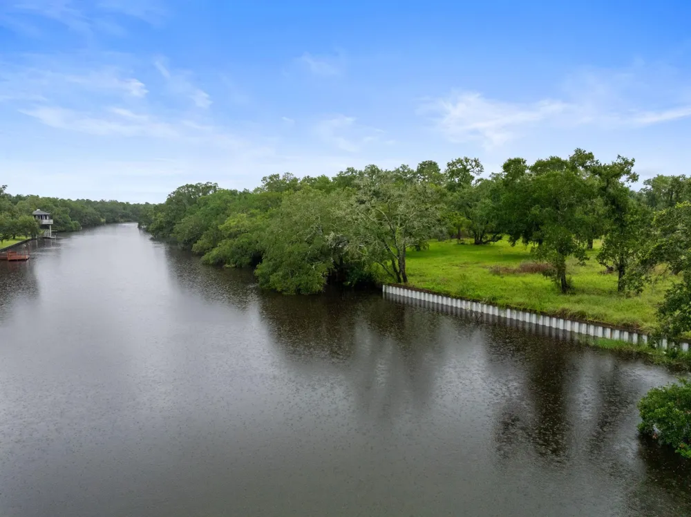 32610 Bayou Bend Richwood, TX 77515