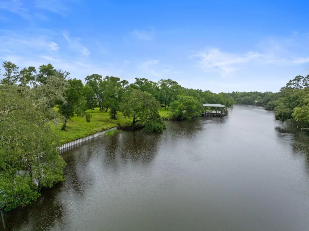 32610 Bayou Bend Richwood, TX 77515
