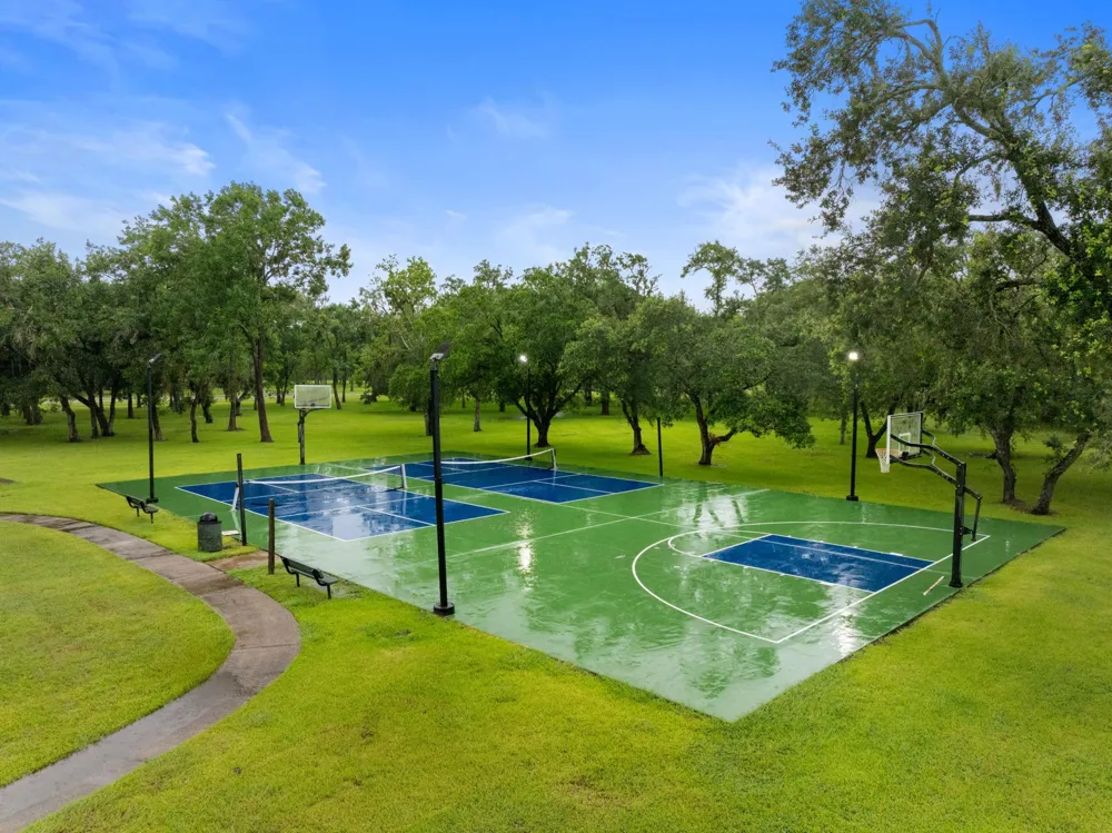 32610 Bayou Bend Richwood, TX 77515