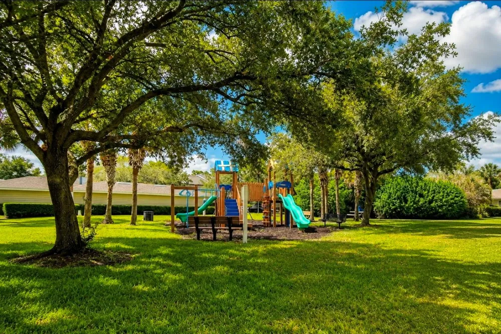 8933 MANOR LOOP #104 Bradenton, FL 34202