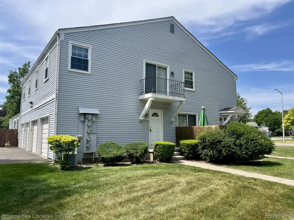 23672 Rockledge Novi City, MI 48375