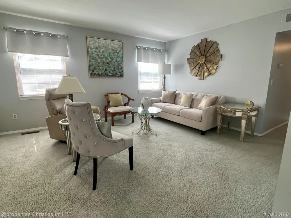 23672 Rockledge Novi City, MI 48375