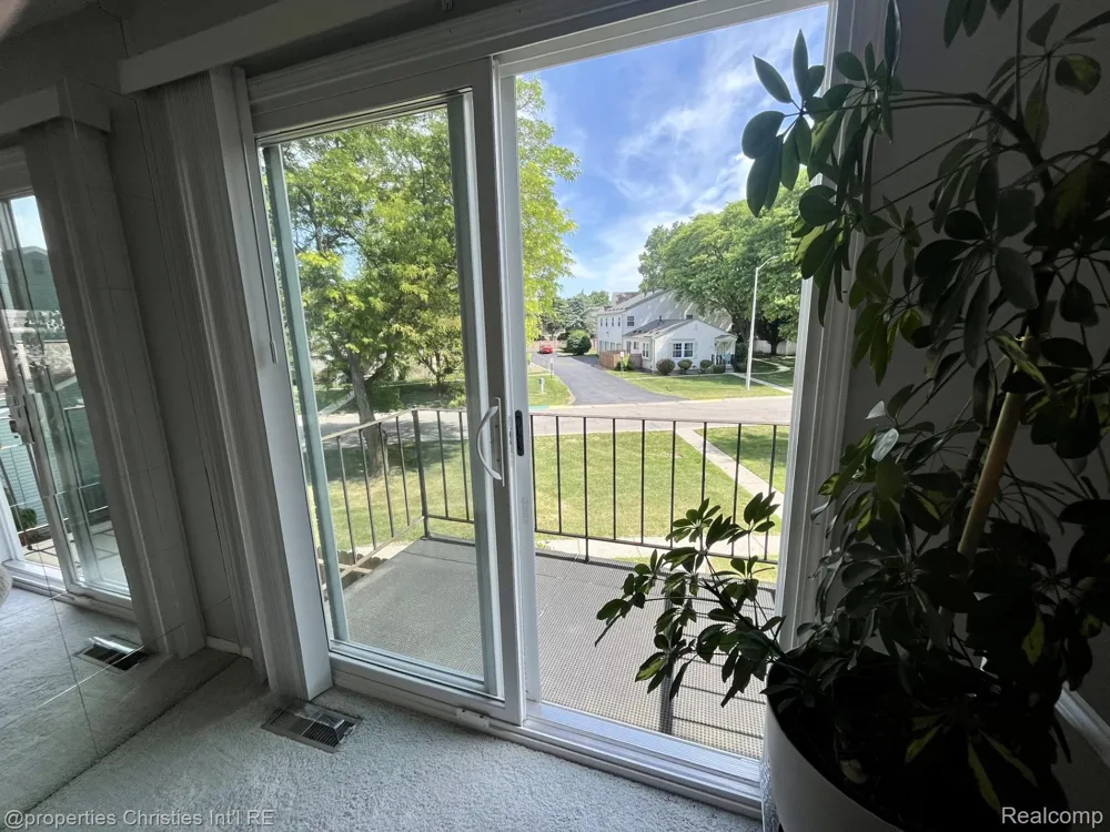 23672 Rockledge Novi City, MI 48375