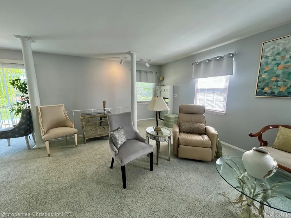 23672 Rockledge Novi City, MI 48375
