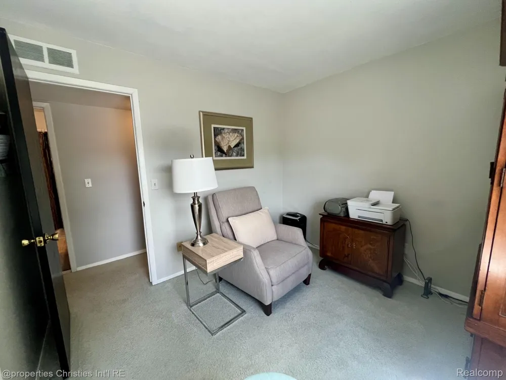 23672 Rockledge Novi City, MI 48375
