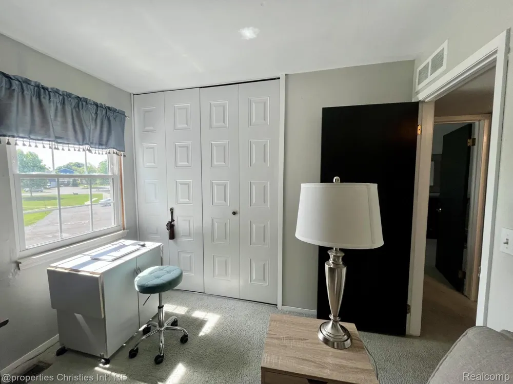 23672 Rockledge Novi City, MI 48375