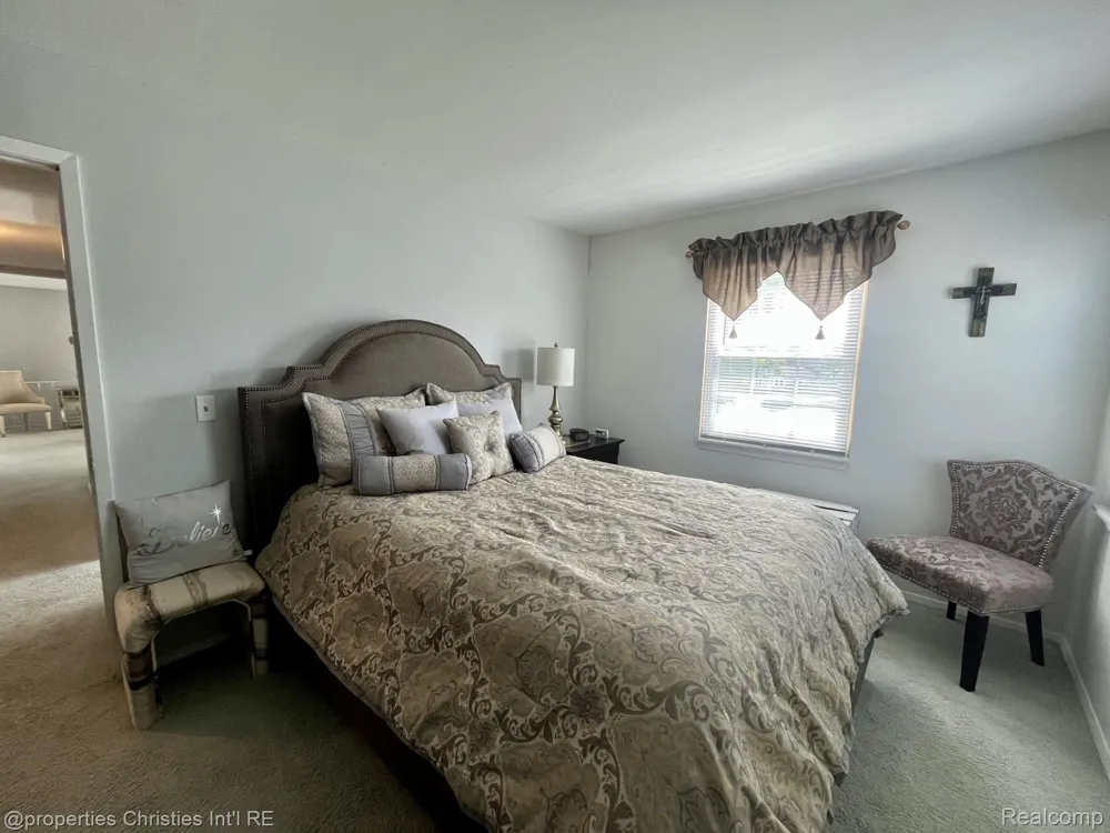 23672 Rockledge Novi City, MI 48375