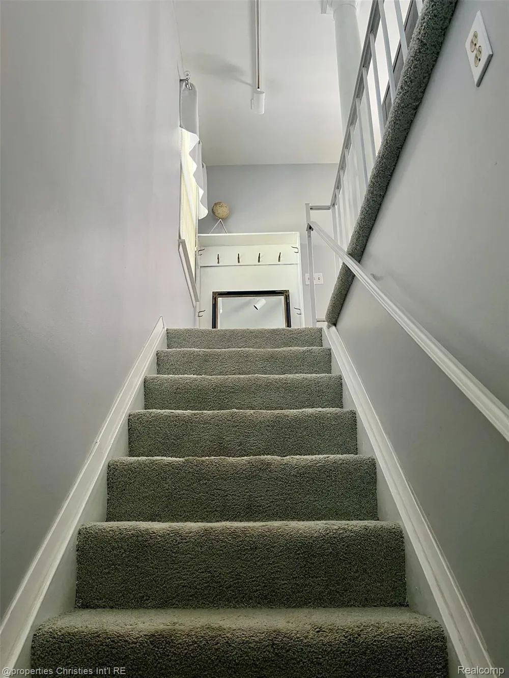 23672 Rockledge Novi City, MI 48375