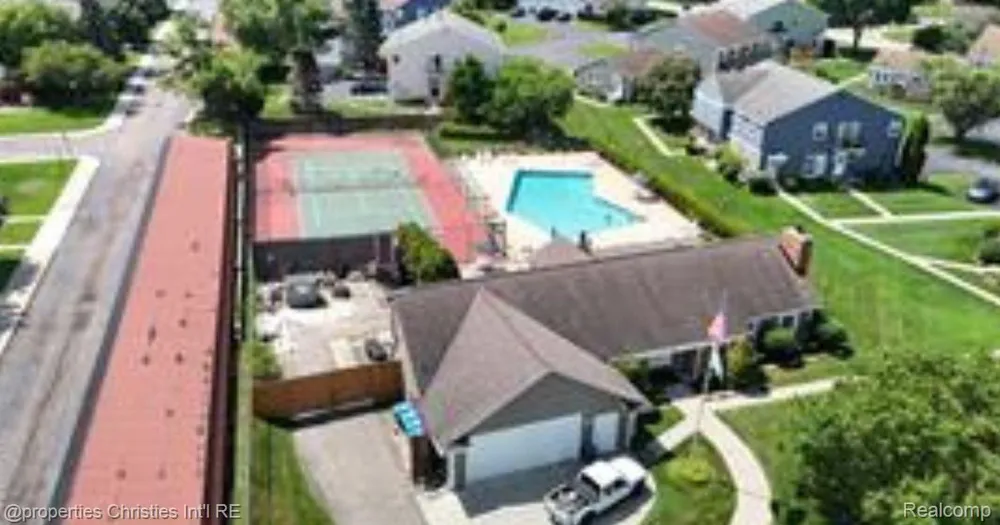 23672 Rockledge Novi City, MI 48375