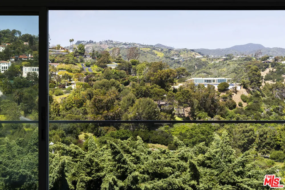 17337 Tramonto Drive #105 Pacific Palisades, CA 90272