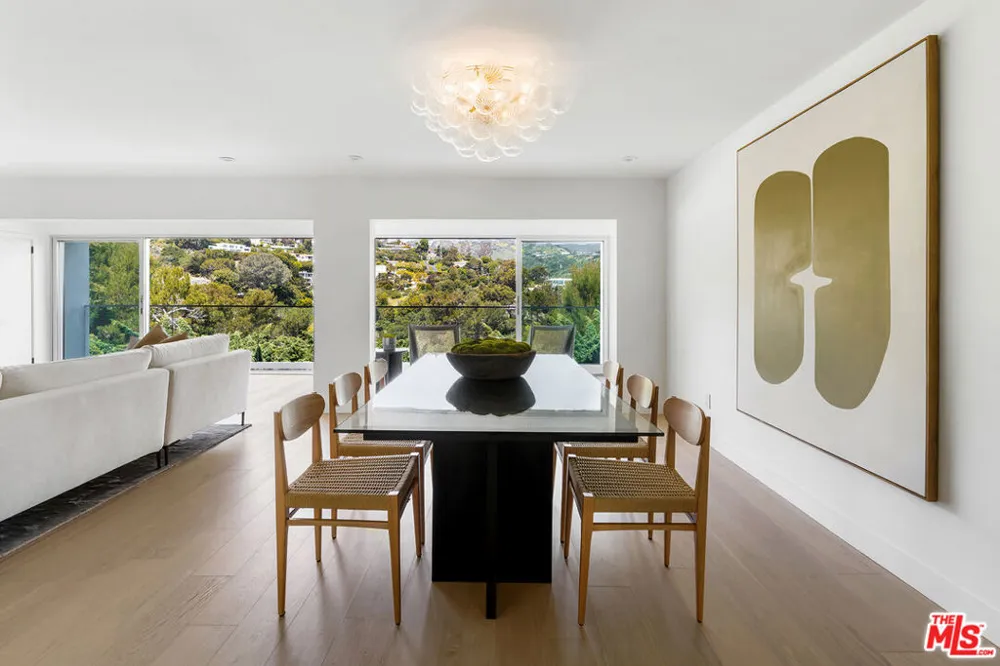 17337 Tramonto Drive #105 Pacific Palisades, CA 90272