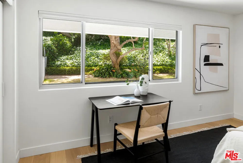 17337 Tramonto Drive #105 Pacific Palisades, CA 90272