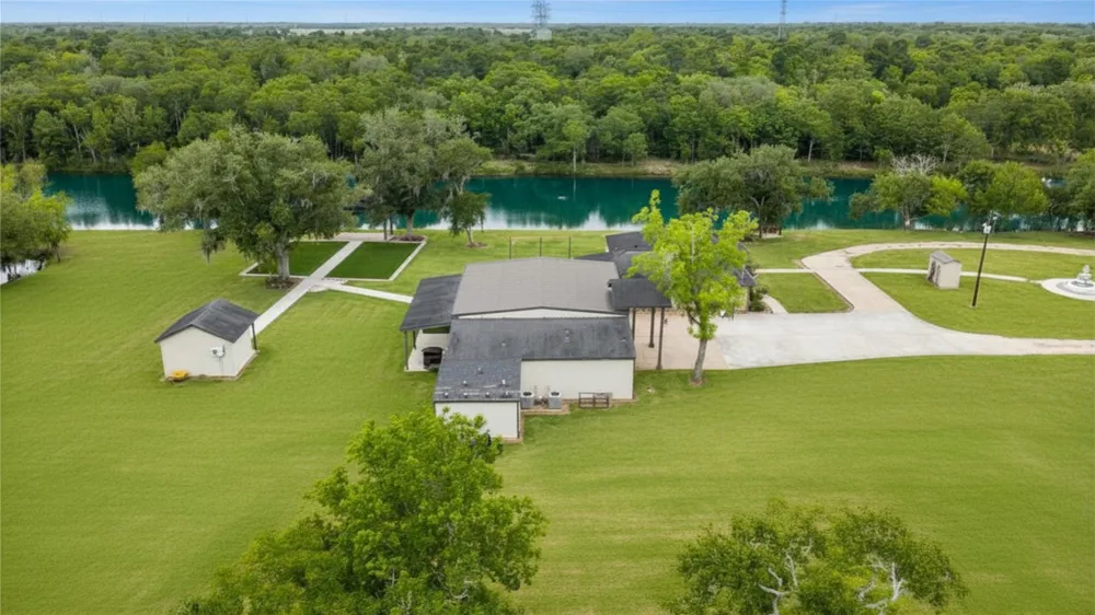 3006 Fm 521 Road Brazoria, TX 77422