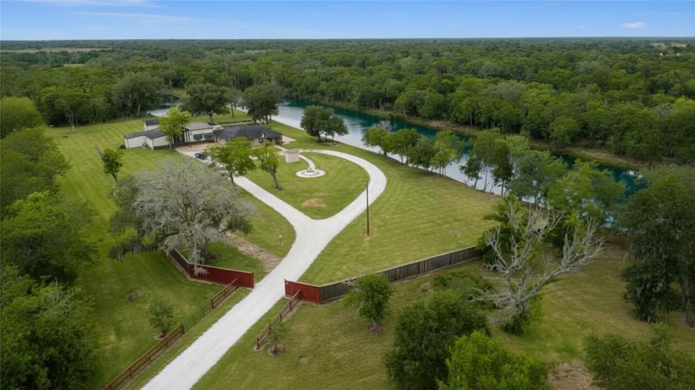 3006 Fm 521 Road Brazoria, TX 77422
