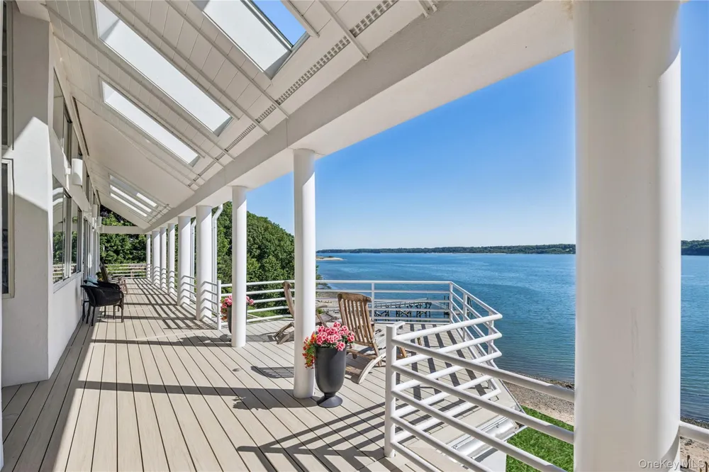 47 Laurel Cove Road Laurel Hollow, NY 11771